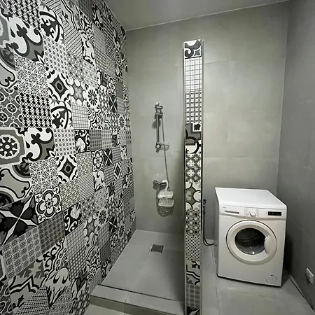 Lovely Room, In Shared House Perfect Location Habitación en casa particular